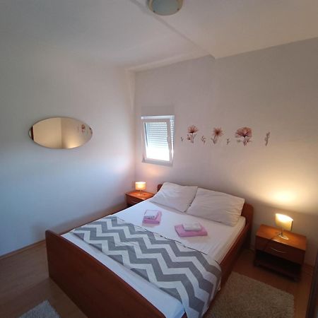 Apartman Lea ซูโกชัน ภายนอก รูปภาพ