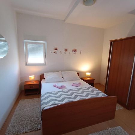 Apartman Lea ซูโกชัน ภายนอก รูปภาพ