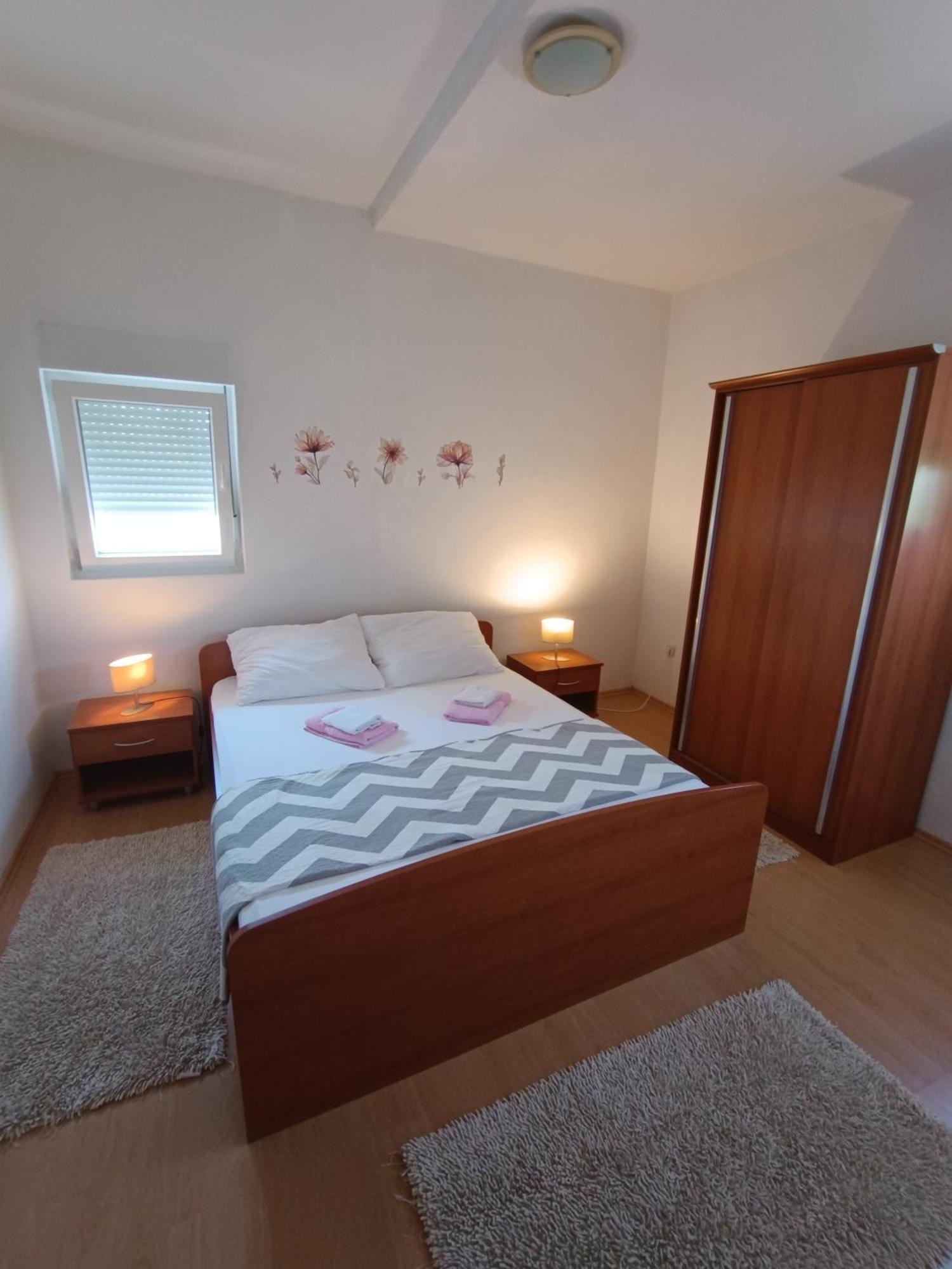 Apartman Lea ซูโกชัน ภายนอก รูปภาพ
