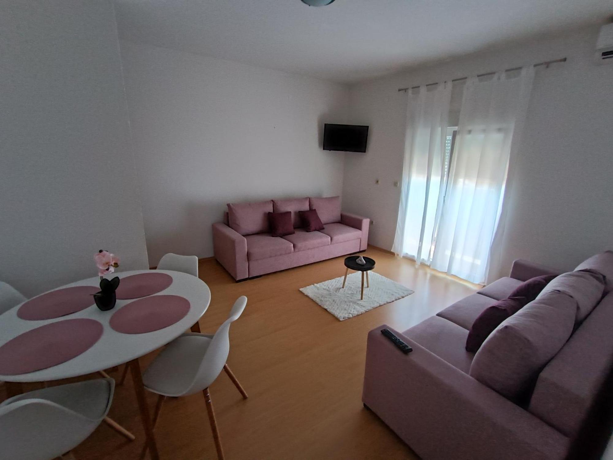 Apartman Lea ซูโกชัน ภายนอก รูปภาพ