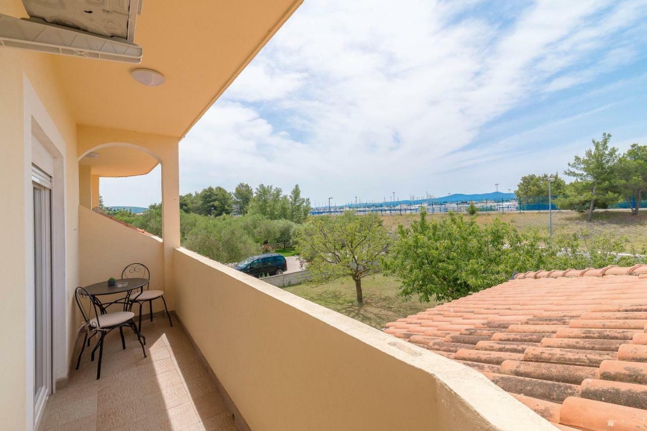 Apartman Lea ซูโกชัน ภายนอก รูปภาพ
